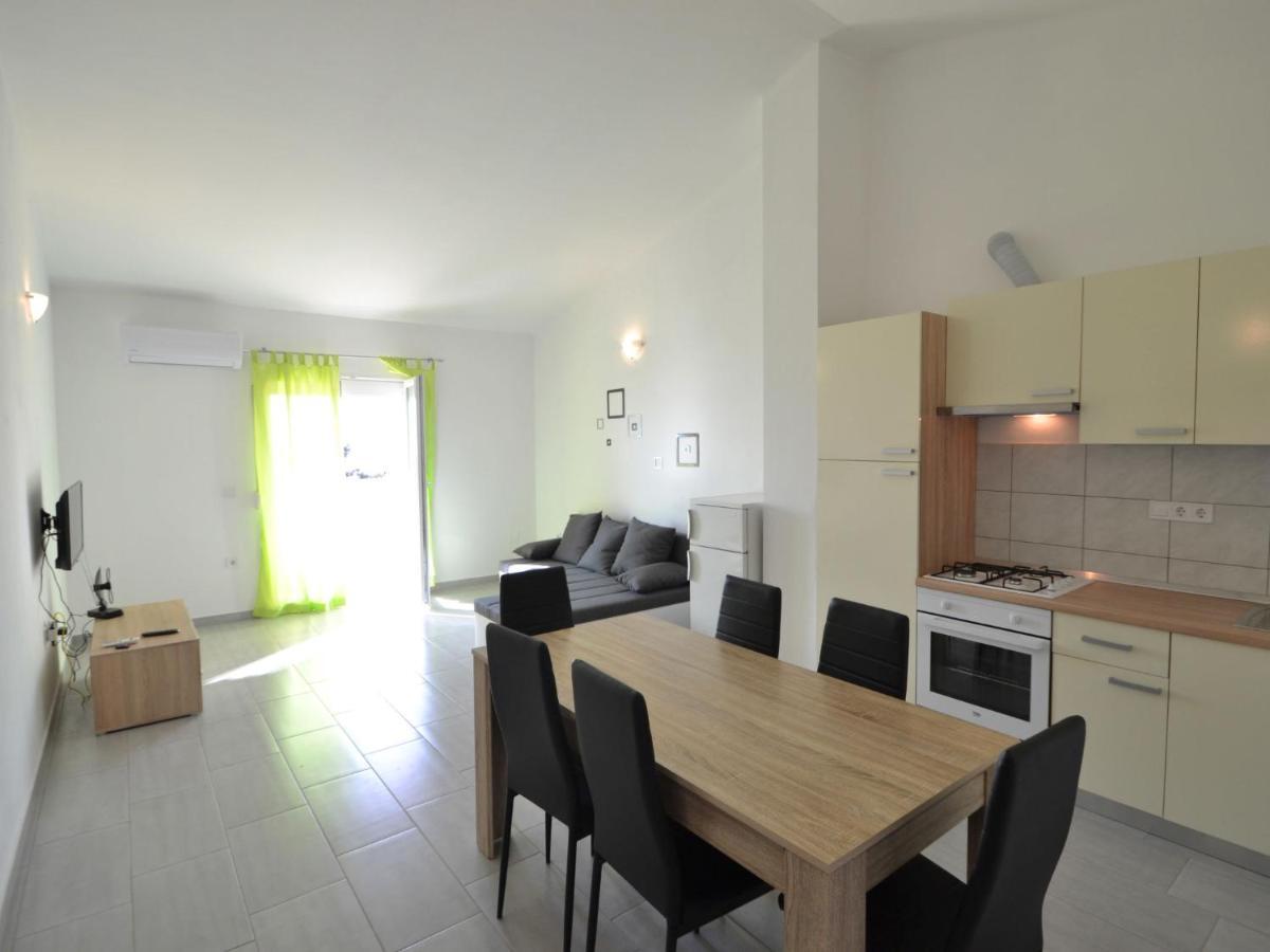 Apartment Ivan-1 Maslenica Buitenkant foto
