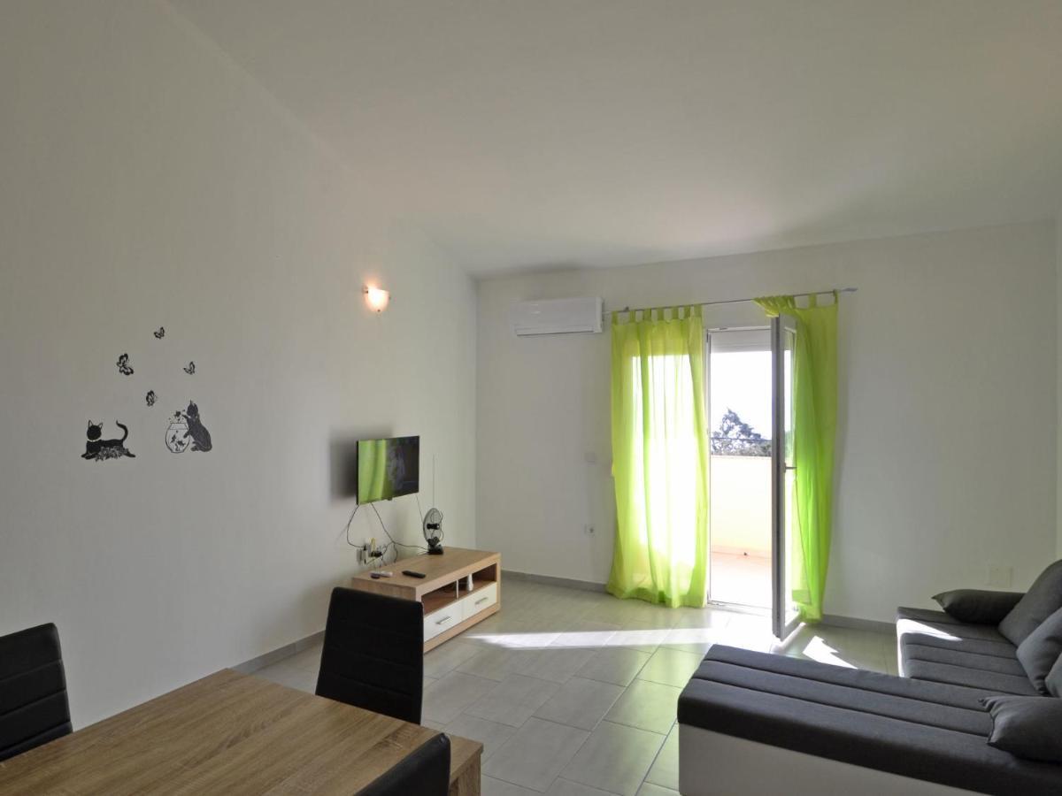 Apartment Ivan-1 Maslenica Buitenkant foto